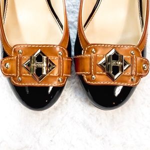 TOMMY HILFIGER • Kaira Patent Logo Pumps